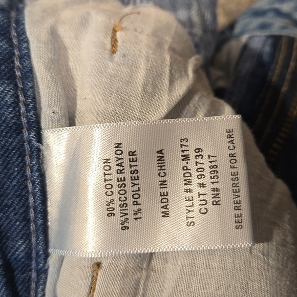 Size 27 distressed jeans - Picture 4 of 4